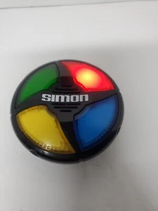 "SIMON" Micro Series 3.5" Mini Electronic Handheld Game by Hasbro... Works - Picture 1 of 2