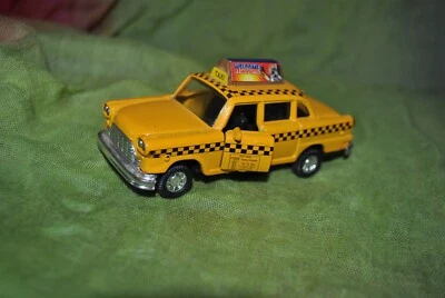 Винтажный автомобиль SCHYLLING желтое такси WELCOME NY литые задние двери открытые 4,5 дюйма L - Изображение 1 из 3