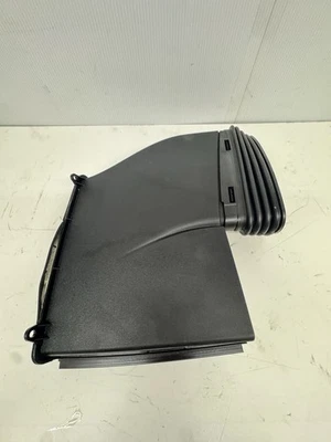 2019 2020 2021 2022 ASTON MARTIN DBX AIR DUCT RADIATOR SUPPORT RIGHT OEM USED - Bild 1 von 3