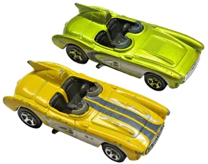 Hot Wheels ’57 Chevy Corvette SR2 Lot of 2 Green & Yellow 2001 Mattel Diecast - Picture 1 of 5