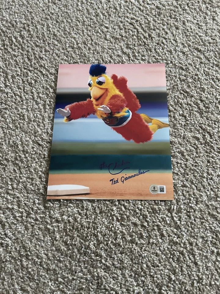 Foto autógrafa firmada por TED GIANNOULAS 8x10 SAN DIEGO CHICKEN BAS BECKETT AA Foto 1 de 1