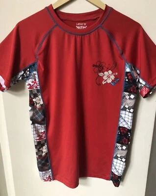 Levi’s Red Short Sleeved Boy’s Size 20/Men’s Small Athletic/Swim Tropics T-Shirt - Image 1 of 4