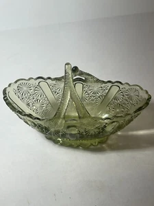 Green glass oval basket with twig handled basket in Daisy 6x2.5x5" - Picture 1 of 4
