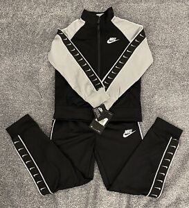 Nike 2 Piece Jogger Set Kids Active Wear Unisex Size 7, Small/Medium, Black/Gray