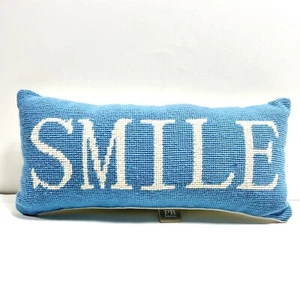 Almohada de punto de cruz Potterybarn SMILE azul afirmación positiva PB niños - Imagen 1 de 6