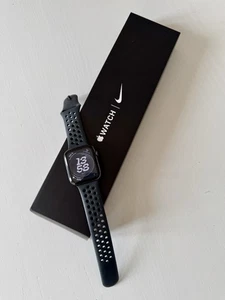 Apple Watch Series 6 Aluminium 44mm GPS - Space Grau, Nike Sportarmband - Bild 1 von 8