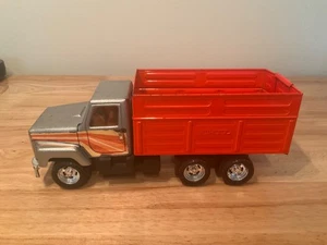 Vintage ERTL International Livestock Grain Hauler With Ramp. Silver/Orange 10”. - Picture 1 of 12