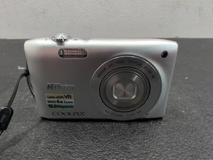 NIKON COOLPIX S3300 16.02MP Compact Digital Camera Silver For Parts - Picture 1 of 4