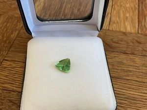 Green Copper Bearing Paraiba Tourmaline Loose Trillion Cut 1.92 ct - Picture 1 of 7