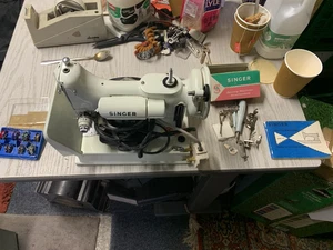 Singer 221k federleichte weiße elektrische Nähmaschine Vintage Antik - Bild 1 von 8
