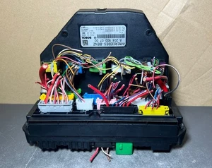 08-10 Mercedes-Benz W204 Front SAM Module Relay Fuse Box A204 9000700 OEM - Bild 1 von 12