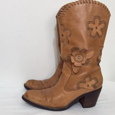 Botas de Vaquero MIA Candida Western Boho 3D Flower Power Cuero Marrón Tostado Talla 7M Foto 1 de 4