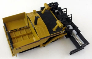 NZG 388 Caterpillar Cat AP-1050 Strassenfertiger 1994 Fertiger 1/50 1:50 - Bild 1 von 1