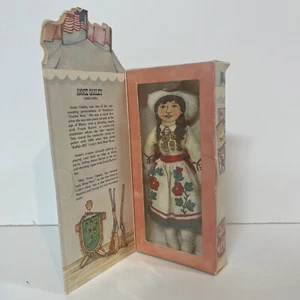 Annie Oakley bambola da collezione 1979 Hallmark famosi americani vintage in scatola - Foto 1 di 7