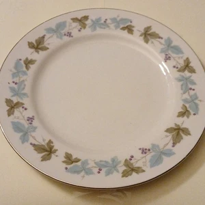 VINTAGE Fine China Of Japan Dinner Plate 8" Flowers Rare - Picture 1 of 13
