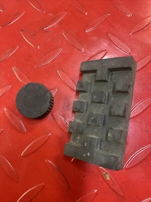 Резиновые накладки кронштейн для бензобака Suzuki Gs1100gk - Изображение 1 из 2