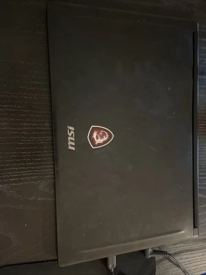 Portátil para juegos MSI GS63 Stealth 8RE (i7-8750H / 16 GB / 256 SSD / GTX 1060 6 GB) Foto 1 de 2