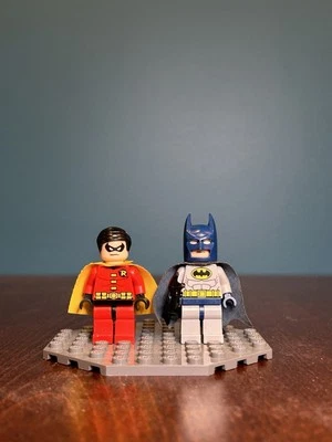 Lego DC Superheroes Batman, Bane, Poison Ivy and Robin minifigures 6860 - Image 1 of 2