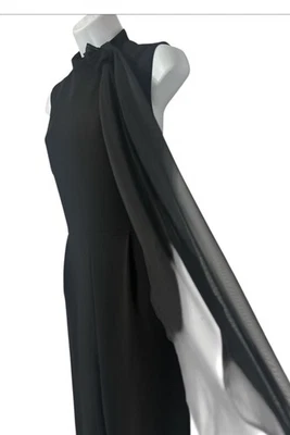 Mono corto Calvin Klein negro cuello alto con cremallera dorada en la espalda TALLA 14 Foto 1 de 4