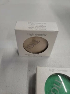 Sombra de ojos única de alta densidad TIGI Cosmetics, champán, 0,13 onzas - Imagen 1 de 1