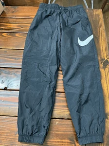 Pantalones Nike Sportswear Essentials DM6183 010 negros blancos talla pequeña para mujer nuevos con etiquetas - Imagen 1 de 5