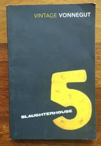 Kurt Vonnegut Jr. Slaughterhouse Five UK Paperback Vintage Books 2000 - Foto 1 di 3