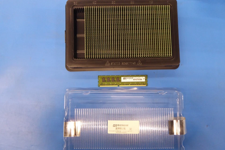 DTM64394 2GB DDR3-1600/PC3-12800 UDIMM 240-Pin CL11 S/R x8 Unbuffered Memory - Image 1 of 1