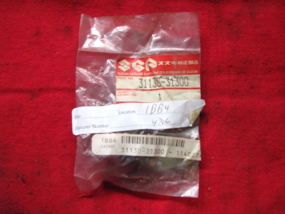 Nuevo terminal de cepillo de motor de arranque OEM Suzuki, pieza # es 31130-31300 Foto 1 de 1