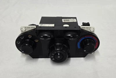 2001-2002 Hyundai Santa FE GLS painel frontal controle climático de temperatura. Fabricante de equipamento original - Imagem 1 de 4