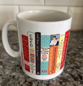 TAZA DE ESTANTERÍA IDEAL Jane Mount 19 libros de cocina clásicos chef cocina regalo taza de café - Imagen 1 de 5