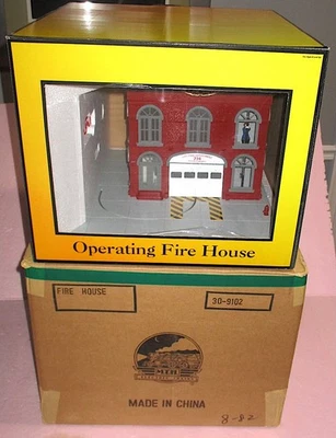 ORIGINAL MTH 30-9102 Operating Fire House Fire Department NEW IN BOX w/Ship Box - Image 1 of 4