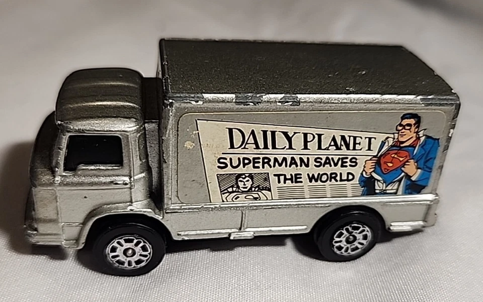 Silver Superman Daily Planet "SUPERMAN SAVES THE WORLD" Truck. Corgi Jr. Pics!  - Image 1 of 4