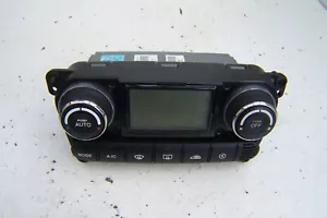 Hyundai Coupe heater control assembly (2007-2009) - Picture 1 of 4