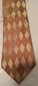 Van Heusen Men Neck Tie 100% Silk Stain Resistant Gold and Yellow Diamonds - Picture 1 of 7
