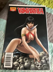 VAMPIRELLA #4 2011 1st Printing DYNAMITE Variant Cover - Ale Garza NM SEXY! - Picture 1 of 1