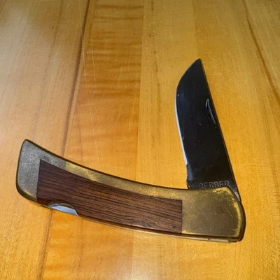 Early GERBER Portland OR 97223 Plegable Sportsman II JW 4.25" Cerrado Madera y Latón Foto 1 de 4