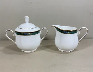 New with Stickers a Lenox China Kelly Debut Collection Creamer & Sugar with Lid - Picture 1 of 3