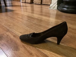 Women’s New Peter Kaiser Brown Fine Suede Mid Heel Pumps Size 7.5 - Picture 1 of 7