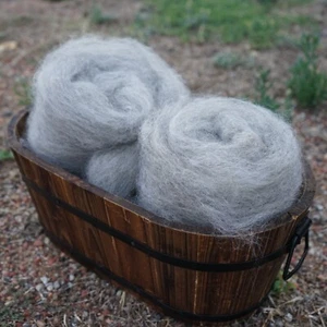 Carded Alpaca wool Light Grey, 80g, hand carded 100% Australian fibre - Picture 1 of 9