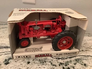 Ertl Farmall F-20 McCormick Deering Die Cast Tractor 1/16 Boxed - Picture 1 of 10