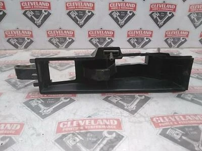 Оригинальный кронштейн указателя поворота для левого водителя для Chevrolet Corvette 1991-1996 годов выпуска 16514383 - Изображение 1 из 4