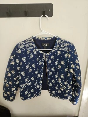 Chaqueta acolchada floral índigo J CREW algodón recortado azul marino 2 abuela costera Foto 1 de 2