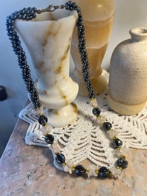 Antike Perlenkette Natursteine Hämatit Quarz schwarz weiß gold - Bild 1 von 4