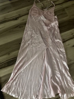 Camisón Flora Floral Rosa Satinado Grande Foto 1 de 4