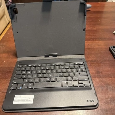 Funda con teclado ZAGG Messenger Folio Tablet para iPad Air 3ª generación y iPad Pro de 10,5" Foto 1 de 4