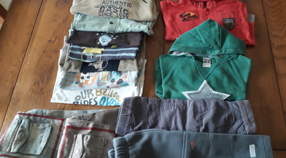 Lot de 15 vêtements bébé 3 à 12 mois - Photo 1/1