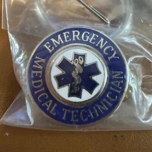 New EMERGENCY MEDICAL TECHNICIAN EMT EMS PARAMEDIC LAPEL PIN 1 INCH Silver - Picture 1 of 4