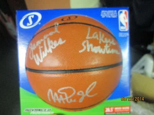 MAGIC JOHNSON / JAMAAL WILKES "LAKERS SHOWTIME" SIGNED BASKETBALL PSA/DNA - Picture 1 of 1