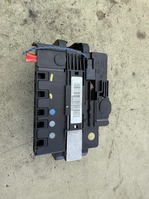 06-13 BMW E90 E92 325i 3 Series Power Distribution Junction Box 6942912 Oem - Image 1 of 4