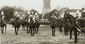 KAISER WILHELM II OF GERMANY INSPECTING THE TROOPS & ca 1890's PHOTO POSTCARD - Picture 1 of 2